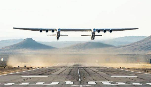 World's largest plane makes first test flight