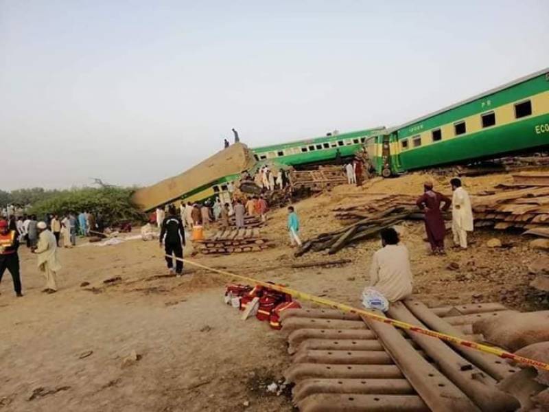Sadiqabad train collision death toll rises to 24