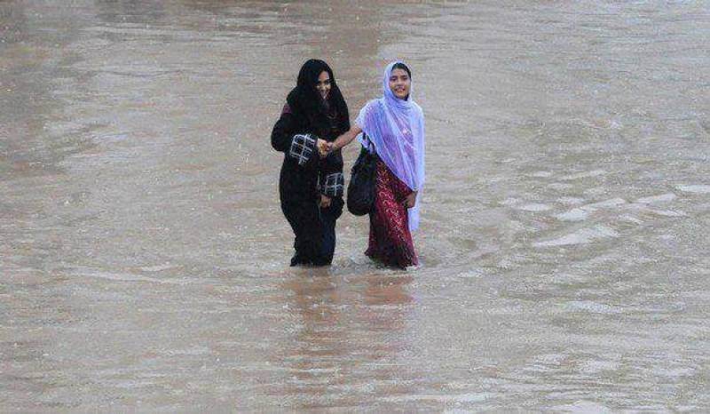 Seven dead, dozens injured as heavy rains lash Pakistan