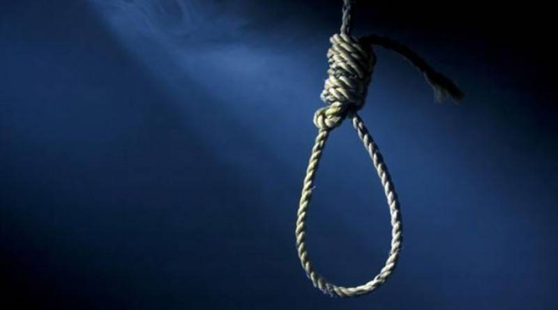 Iran publicly hangs convicted of murdering prayers leader