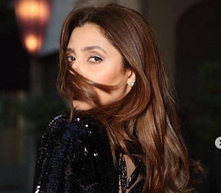 Mahira Khan’s elegant look during Paris Fashion Week
