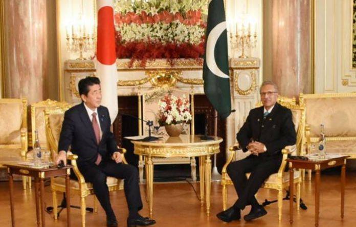 President Alvi discusses bilateral ties, Kashmir situation with Japanese PM Shinzo Abe 