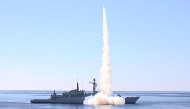 Pakistan Navy demonstrates firing of different missiles in Arabian Sea, Makran Coast