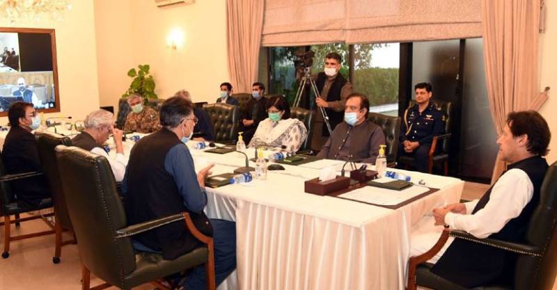 COVID-19: PM Imran pays tribute to doctors, healthcare staff 