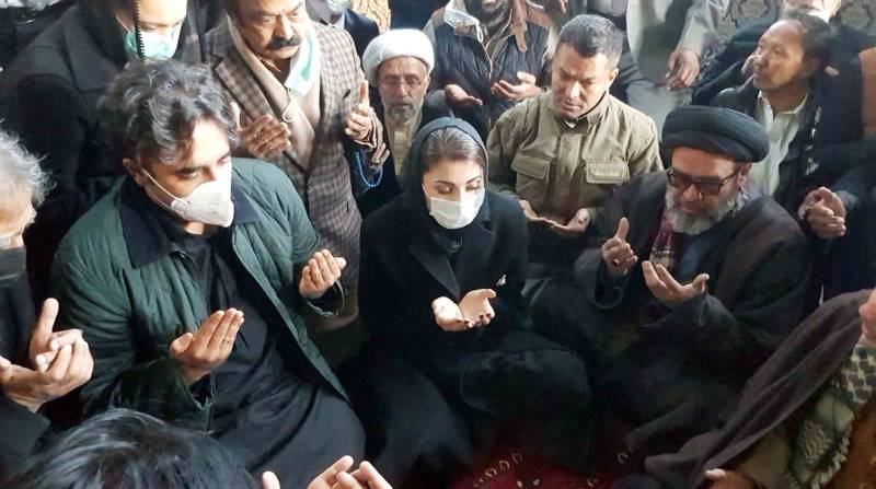 Bilawal, Maryam visit Hazara protesters in Quetta, express solidarity with mourners