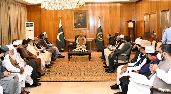 President Alvi seeks Ulema's role in defusing ongoing tense situation 