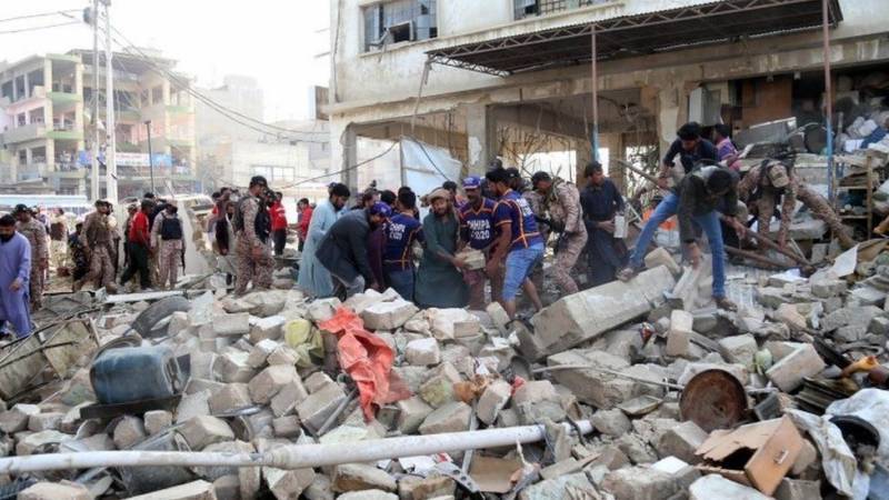 death toll, karachi blast, reaches, neo tv