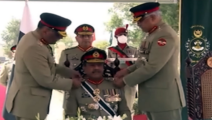 CJCSC General Nadeem Raza installed as second colonel in chief of Sindh Regiment