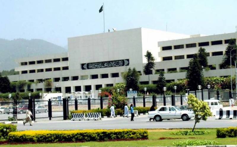 Acting NA speaker accepts resignations of PTI's 123 MNAs