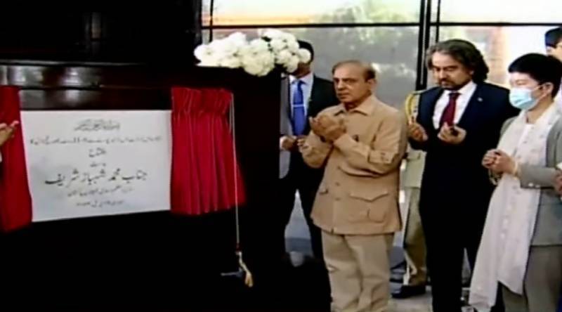 PM inaugurates Metro Bus Service from Peshawar Morr to Islamabad Airport