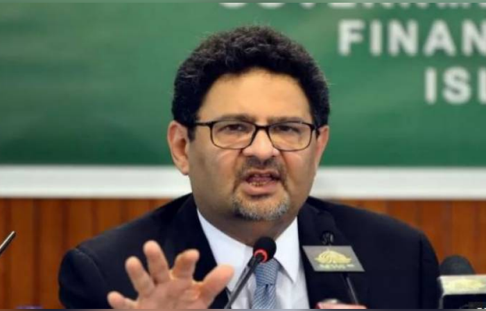 Pakistan signs $2.3 billion loan facility agreement with China: Miftah Ismail
