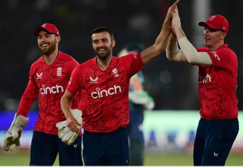 England beat Pakistan by 8 wickets in 6th T20I