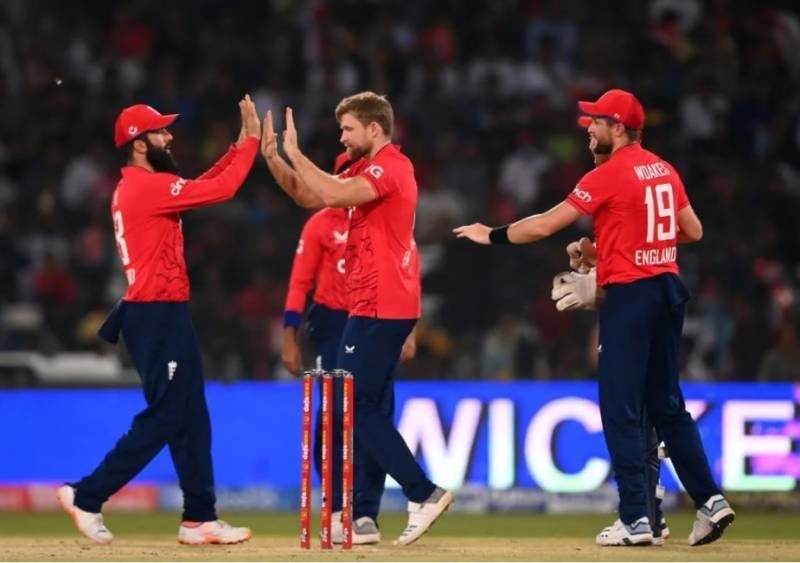 England beat Pakistan by 67 runs to clinch 7-match T20I series 4-3