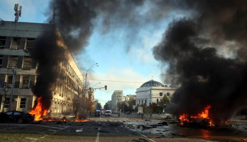 Series of loud explosions rock Ukraine’s capital