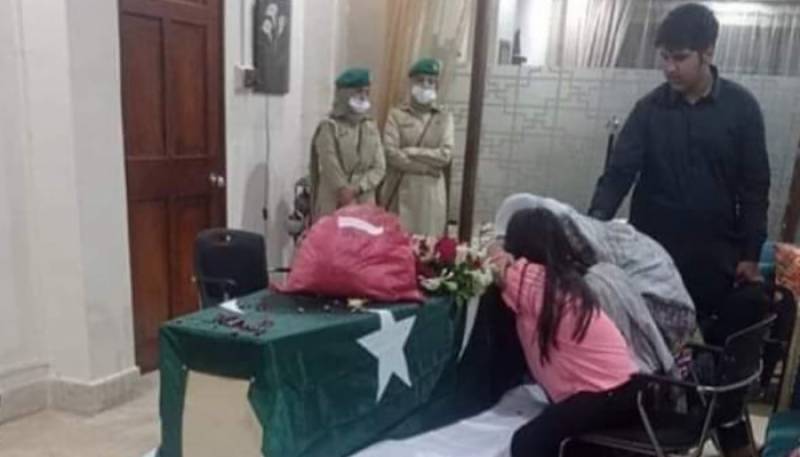 Journalist Arshad Sharif’s body arrives in Pakistan