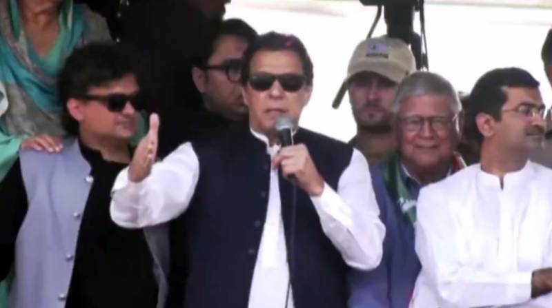 Imran sees 'revolution through ballot or bloodshed' as PTI's long march continues