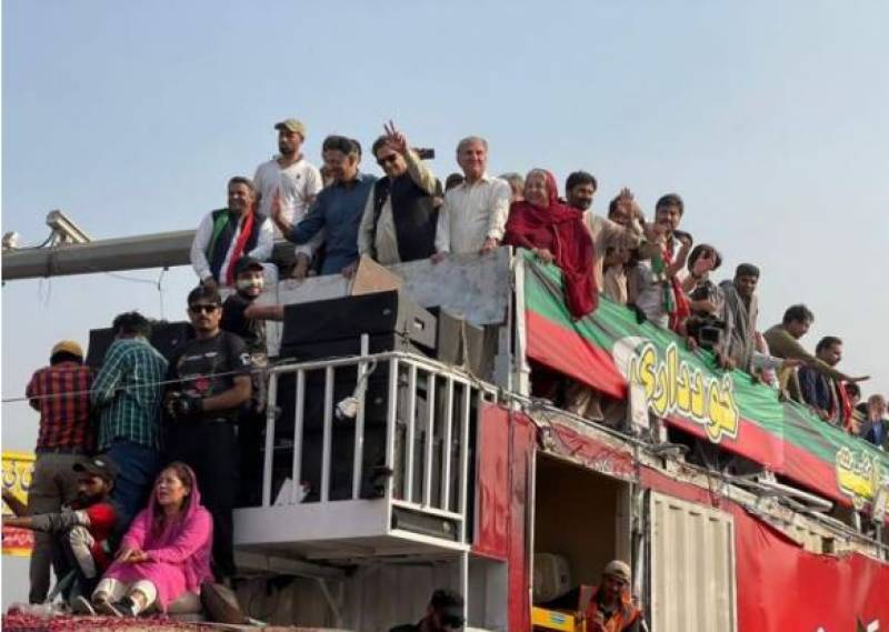 PTI resumes long march in Wazirabad on day 7