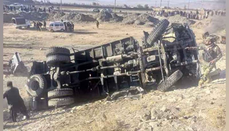 Suicide attack on Quetta police truck leaves 3 dead, dozens wounded