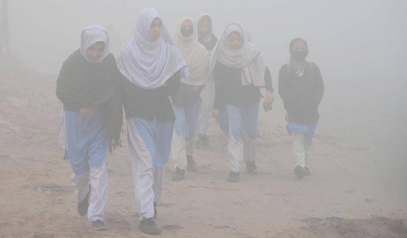 Schools in Lahore to remain closed for three days a week due to smog