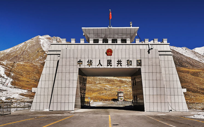 Khunjerab Pass reopens for Pak-China trade
