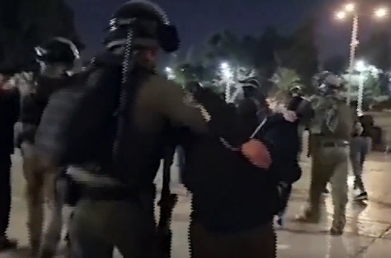 Israeli forces attack worshippers in violent Al-Aqsa Mosque raid