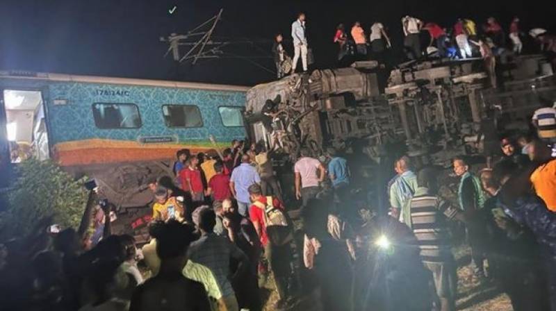 Death toll in Indian train collision nears 300, over 900 injured