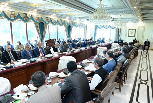 PM Kakar directs to accelerate work on projects identified through SIFC