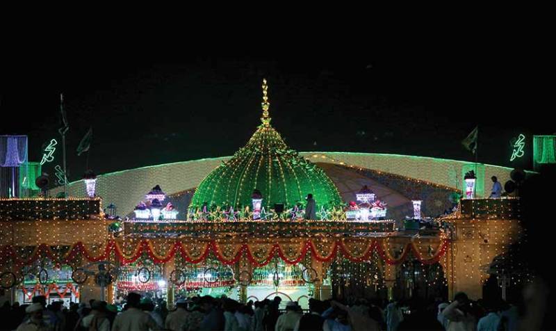 Hazrat Data Ganj Bakhsh's annual Urs begins in Lahore