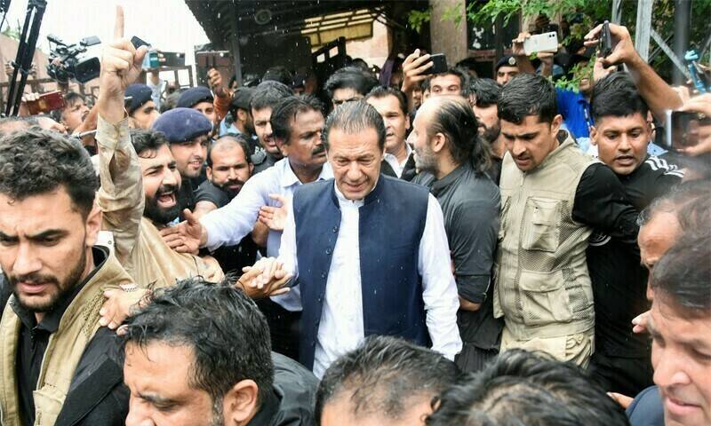 Imran Khan approaches IHC to suspend Toshakhana case verdict