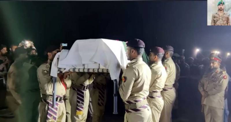 Soldiers martyred in Awaran gun battle laid to rest: ISPR