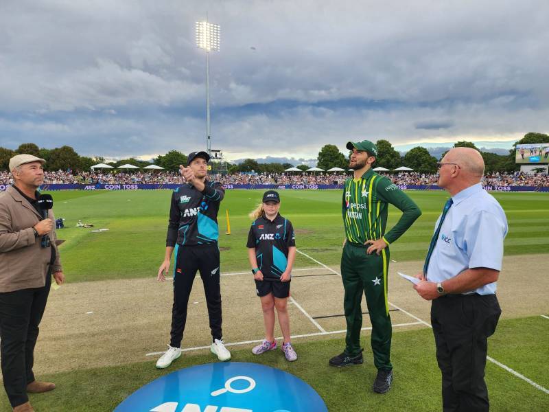 Fourth T20: New Zealand bowl first against Pakistan