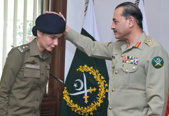 COAS lauds ASP Shehrbano for rescuing woman from violent mob in Lahore 
