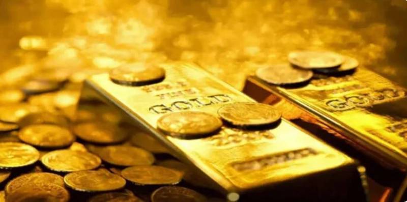 Gold price in Pakistan increases by Rs900 per tola