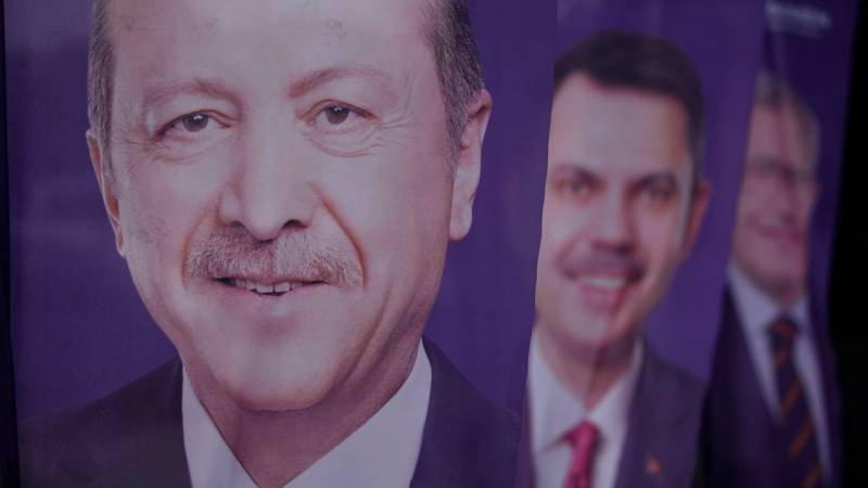 President Erdogan's AK party faces defeat in Turkiye local elections