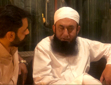 Cricketer Mohammad Hafeez meets Maulana Tariq Jameel