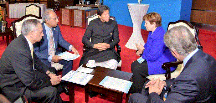 PM Imran holds meeting with CEO of World Bank