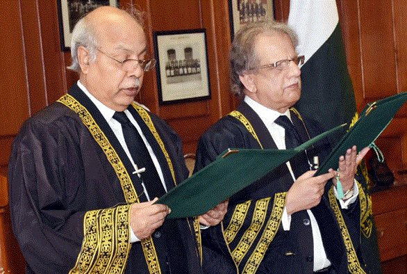 Justice Gulzar Ahmed takes oath as acting Chief Justice of Pakistan