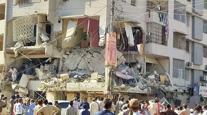 Explosion kills at least 5, injures 20 in Karachi's Gulshan-e-Iqbal area